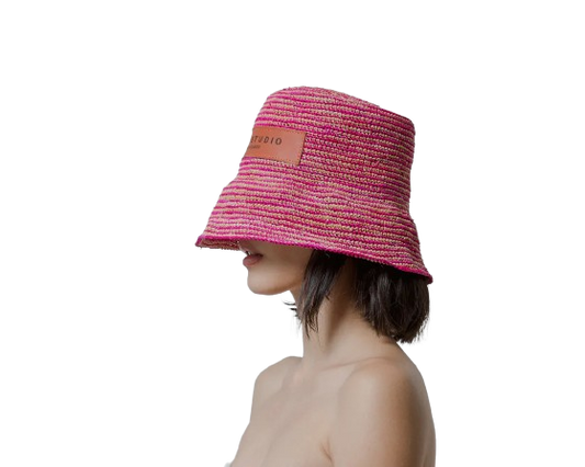 Bucket Hat in Rafia Fuxia