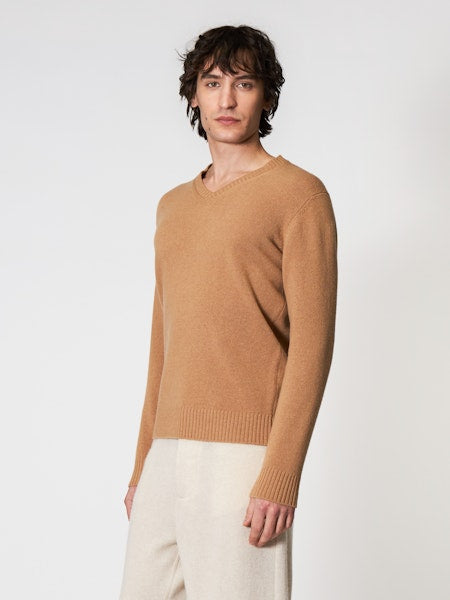 Maglione Scollo V Cammello